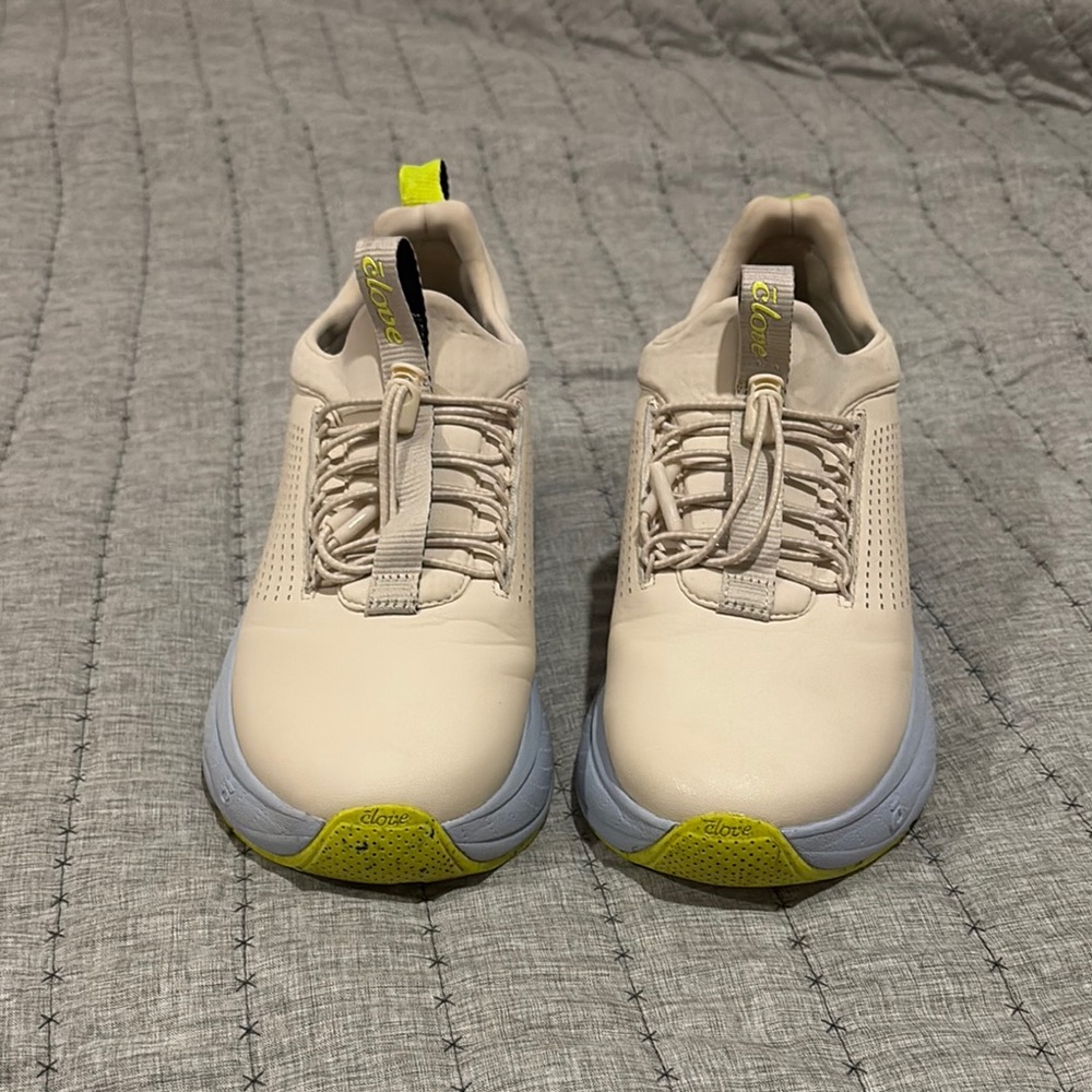 Clove Sneakers
